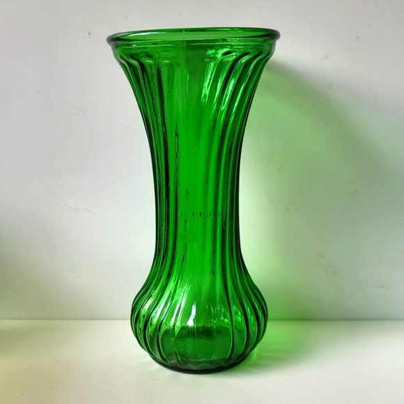 Swirl Emerald Green Hoosier Glass Vase Vintage 60s or 70s